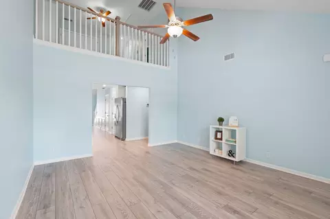 Living - 2044 Alysheba Run, Murfreesboro, TN 37128 photo 6 of 8