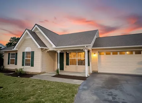 1621 Joel Dr, Columbia, TN 38401