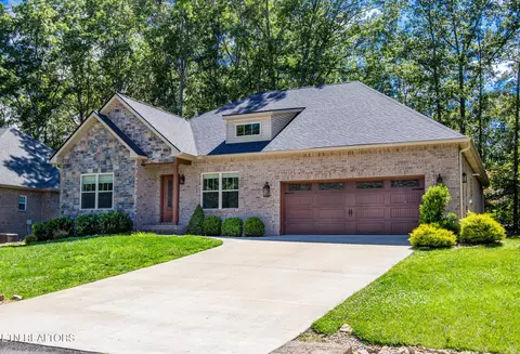 10 King John Ln, Crossville, TN 38558