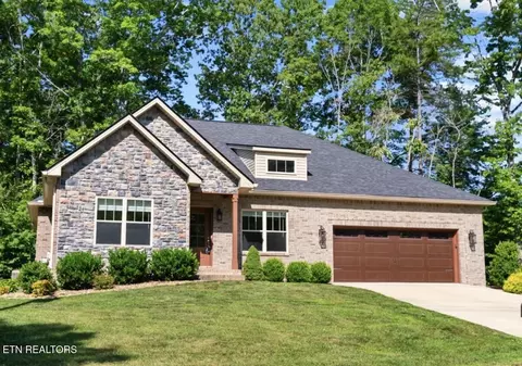 10 King John Ln, Crossville, TN 38558