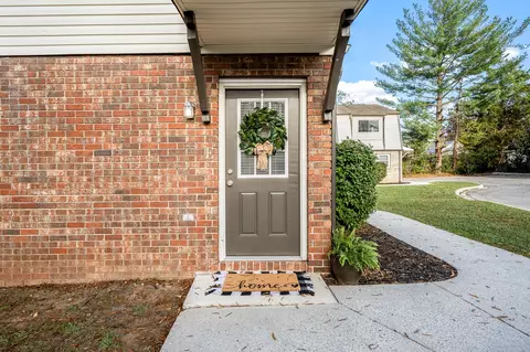 601 E Grundy St UNIT E, Tullahoma, TN 37388