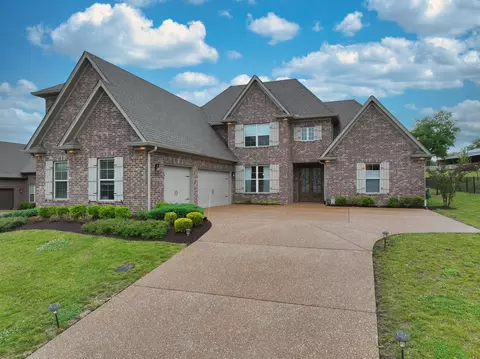 963 Luxborough Dr, Hendersonville, TN 37075