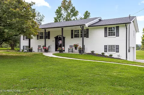 9422 Johnson Rd, Strawberry Plains, TN 37871