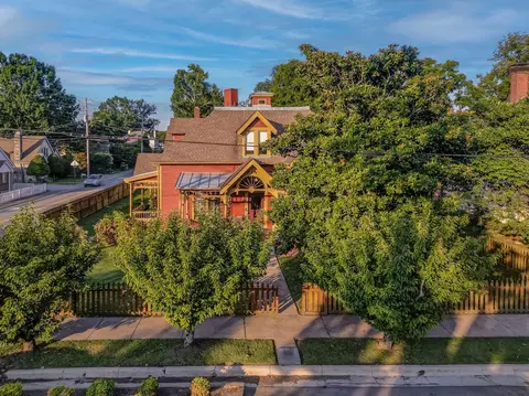 305 4th Ave S, Franklin, TN 37064