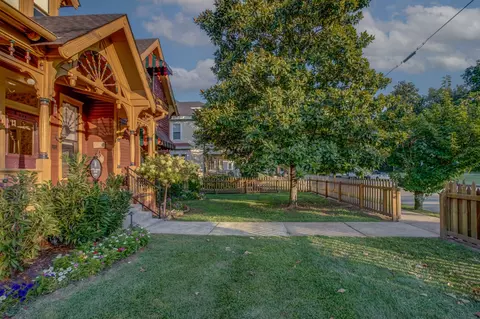 305 4th Ave S, Franklin, TN 37064