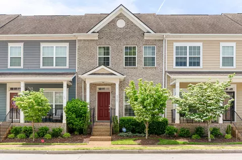 6727 Sunnywood Dr, Nashville, TN 37211