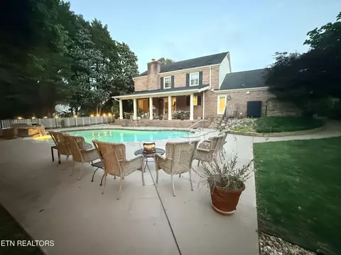 12805 Peach View Dr, Knoxville, TN 37922