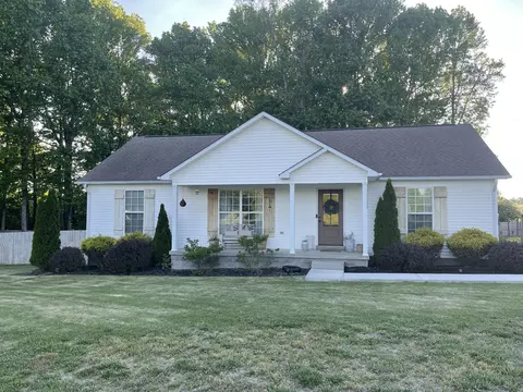 101 Michael Dr, Leoma, TN 38468