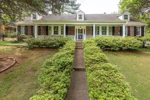 8643 Poplar Pike, Germantown, TN 38138