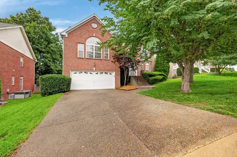 105 Lighthouse Cir, Hendersonville, TN 37075