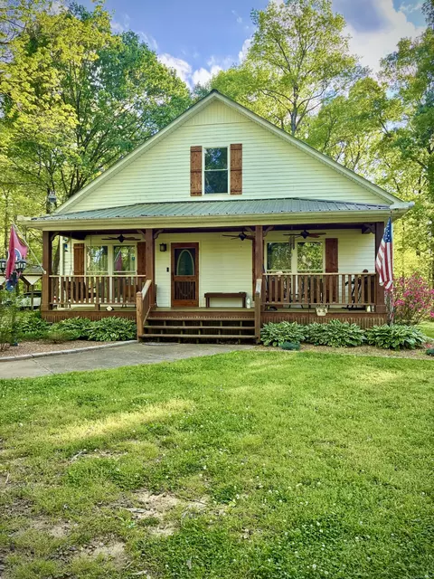 3510 Tobe Robertson Rd, Columbia, TN 38401
