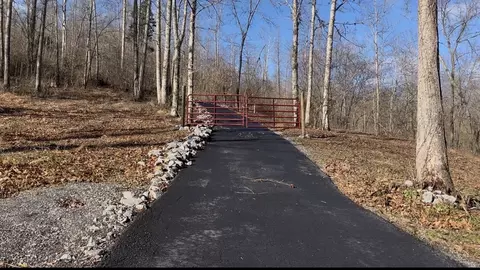 426 Rock House Hollow Rd, Westmoreland, TN 37186