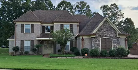 10481 Mabry Mill Rd, Cordova, TN 38016