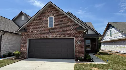 510 W Foxrun, Springfield, TN 37172
