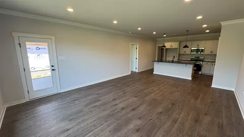 Living - 510 W Foxrun, Springfield, TN 37172 photo 2 of 2