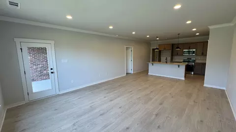 Living - 504 W Foxrun, Springfield, TN 37172 photo 3 of 3