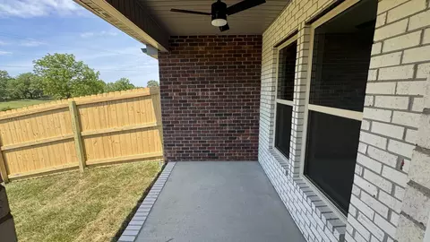 Exterior - 504 W Foxrun, Springfield, TN 37172 photo 3 of 4