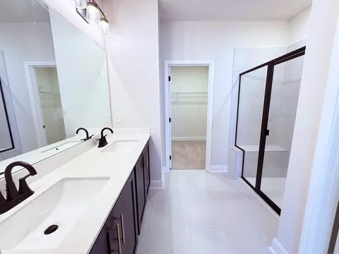 Bath - 2718 Willowoak Trl #2902, Murfreesboro, TN 37129 photo 1 of 3