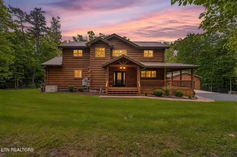 704 White Oak Rd, Monterey, TN 38574