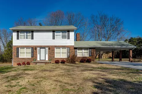 6025 Amber Brook Dr, Hixson, TN 37343