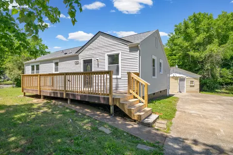 19 Chestnut Dr, Clarksville, TN 37042