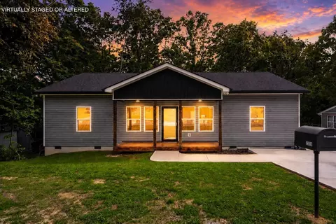 2378 Glengerrie Dr, Soddy Daisy, TN 37379