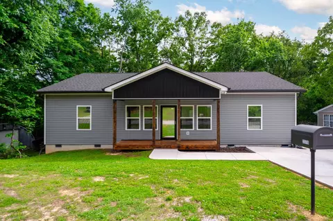 2378 Glengerrie Dr, Soddy Daisy, TN 37379