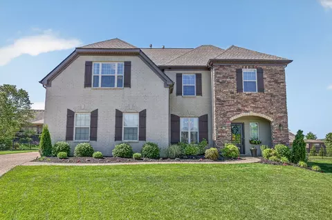 227 Riding Club Ct, Gallatin, TN 37066
