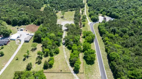 1994 Bear Creek Pike, Columbia, TN 38401