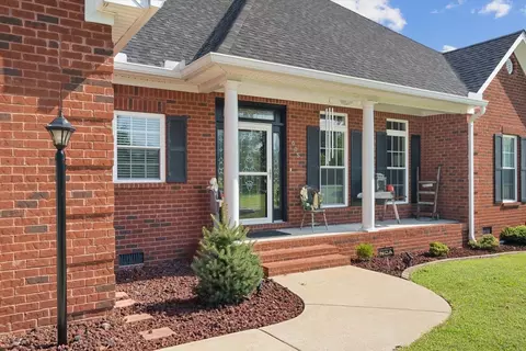 605 Compton Ln, Columbia, TN 38401
