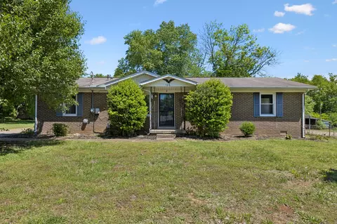 106 Oak Park Dr, Columbia, TN 38401