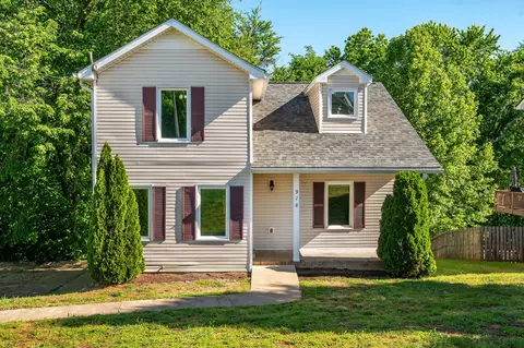 918 Hedge Apple Dr, Clarksville, TN 37040