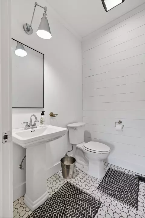 Bath - 302 Ligon Ln, Baxter, TN 38544 photo 6 of 7