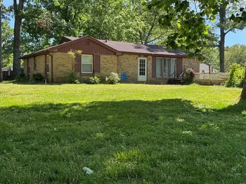 1729 Fountain St, White Bluff, TN 37187