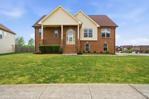 1700 Winterhaven Ct, Clarksville, TN 37042