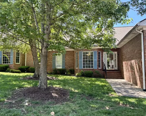 320 E Franklin St #15, Gallatin, TN 37066