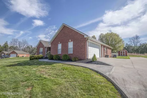 9656 Captain Smith Ln, Corryton, TN 37721 photo 2