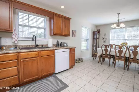 9656 Captain Smith Ln, Corryton, TN 37721 photo 14