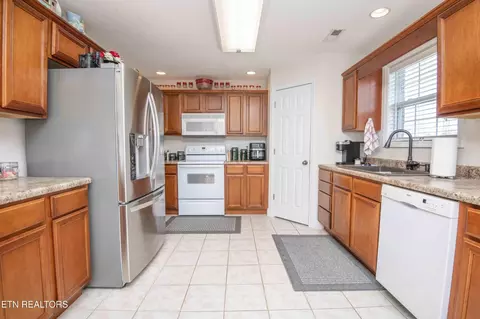 9656 Captain Smith Ln, Corryton, TN 37721 photo 20