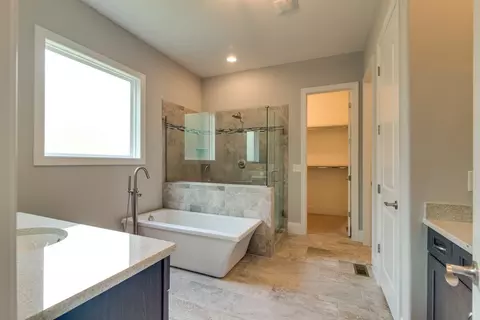 Bath - 182 Blueberry Ct, Murfreesboro, TN 37128 photo 1 of 6