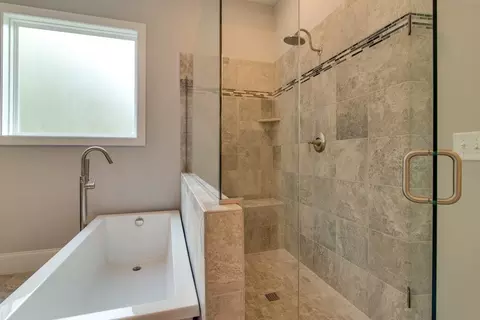 Bath - 182 Blueberry Ct, Murfreesboro, TN 37128 photo 3 of 6