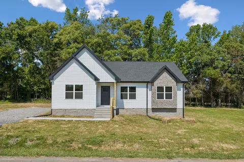 404 Leigh Anna Cir, Lafayette, TN 37083