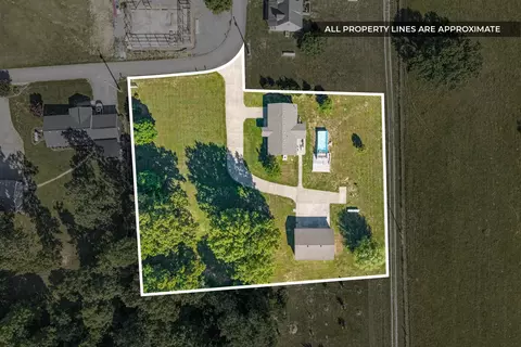 85 El Camino Real Dr, Cadiz, KY 42211