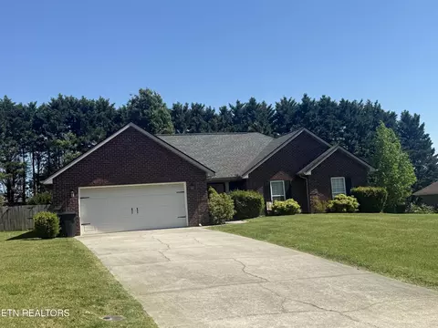 260 Edinburgh Dr, Lenoir City, TN 37771