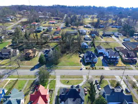 120 N Kingston Ave, Rockwood, TN 37854