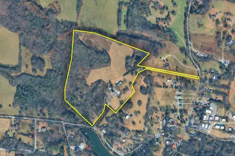 344 Peach Valley Rd, Gallatin, TN 37066