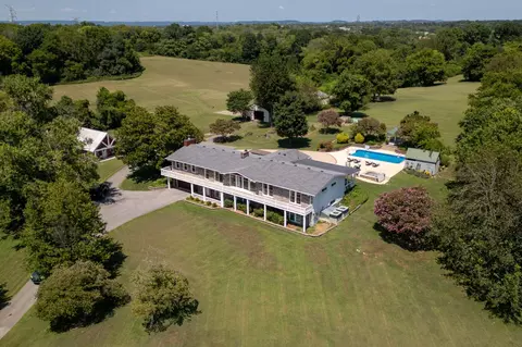 344 Peach Valley Rd, Gallatin, TN 37066