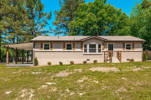 2017 Old Greenbrier Pike, Greenbrier, TN 37073
