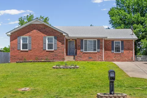 1409 Janet Way Dr, Clarksville, TN 37042