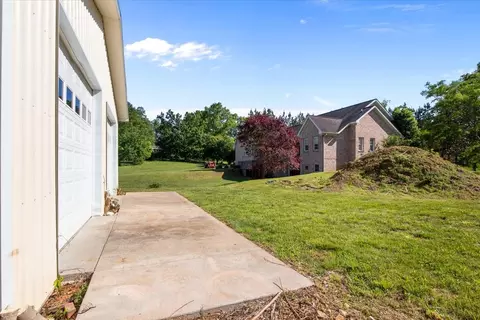 Exterior - 2440 Maple Grove Rd, Dickson, TN 37055 photo 7 of 15